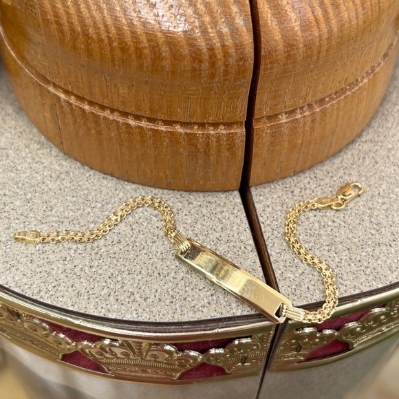 New 10K yellow gold Baby ID Bracelet 5.5” inches - Picture 2 of 5